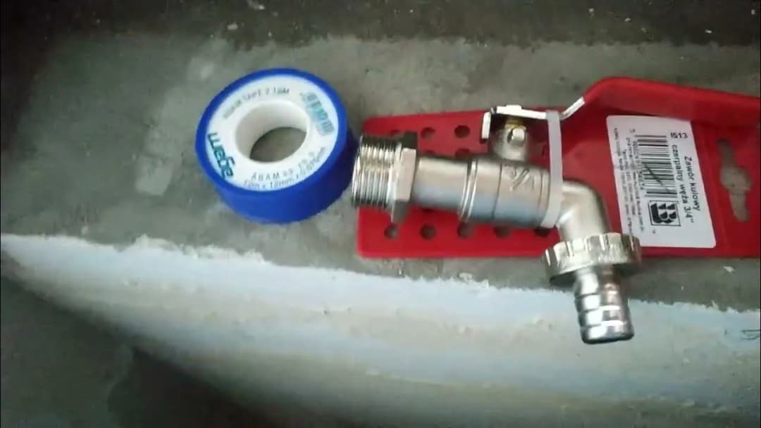 Jak podłączyć kran ogrodowy: 7 kroków do udanej instalacji