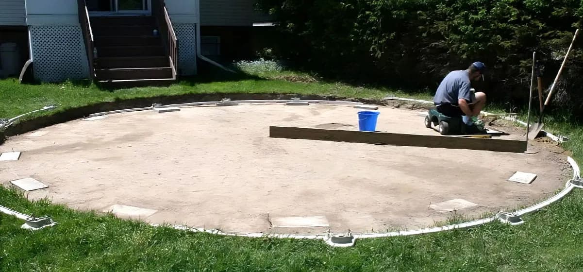 Jak zrobić podłoże pod basen ogrodowy, aby uniknąć problemów z bezpieczeństwem