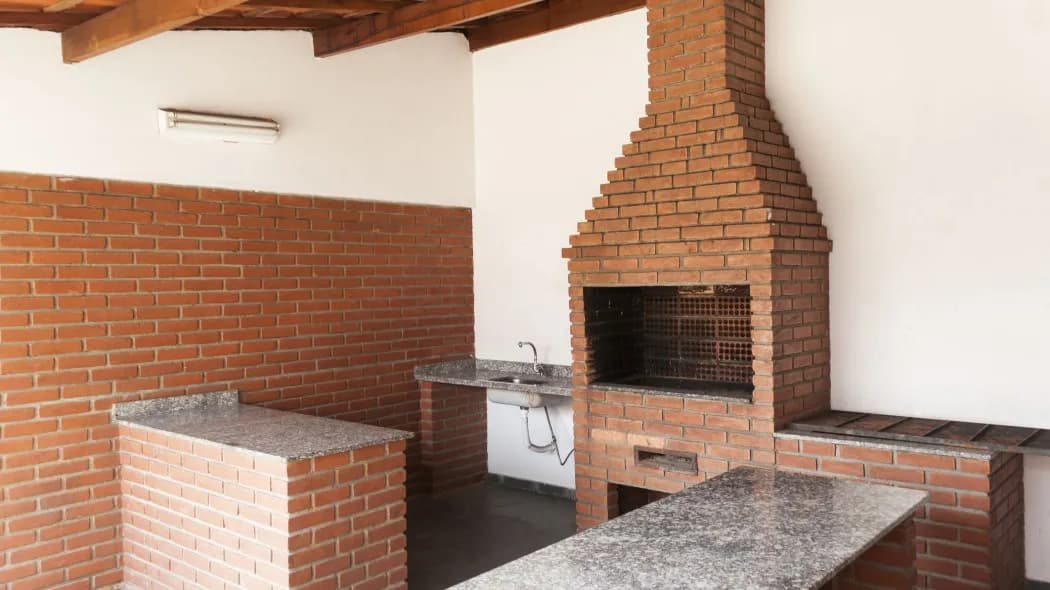 Jak wymurować grill ogrodowy – krok po kroku do idealnego miejsca na grillowanie