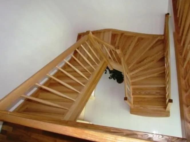 Schody zabiegowe czy ze spocznikiem: Jak wybrać idealne?